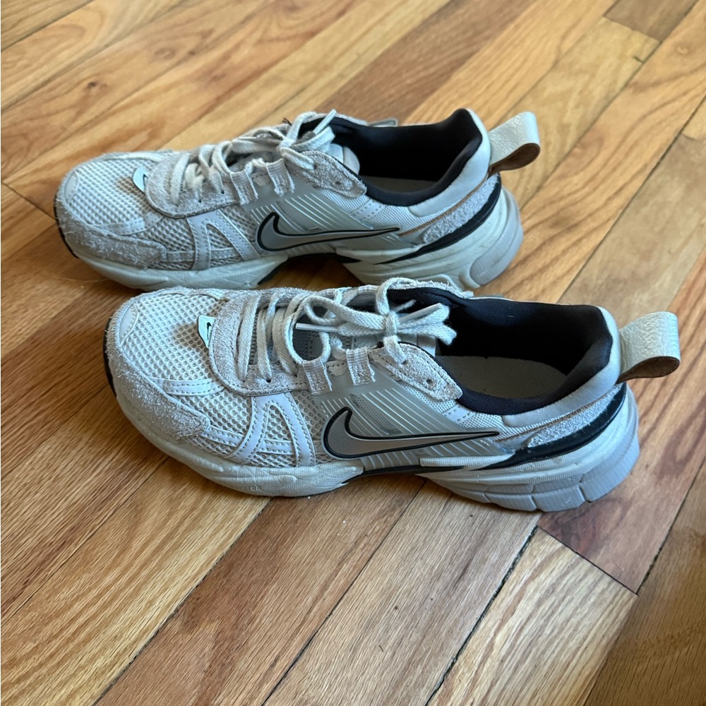 Nike V2K Run Running Shoes